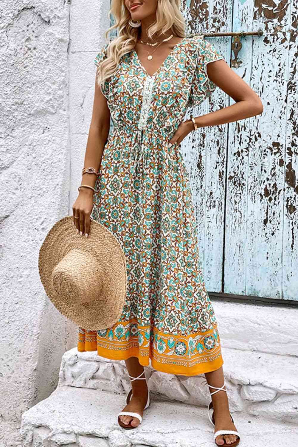 Vestido bohemio con mangas acampanadas y cuello en V