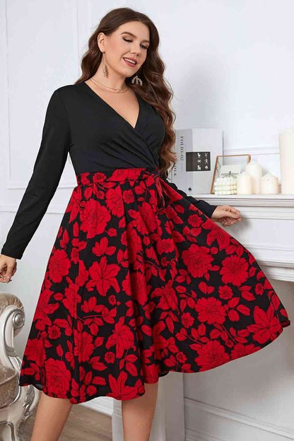 Robe Florale à Manches Longues et Col Surplis de Grande Taille