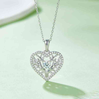 Collar con forma de corazón de plata de ley 925 con moissanita