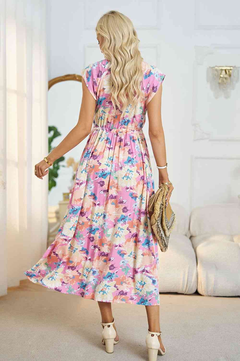 Vestido midi floral con cuello en V y línea A