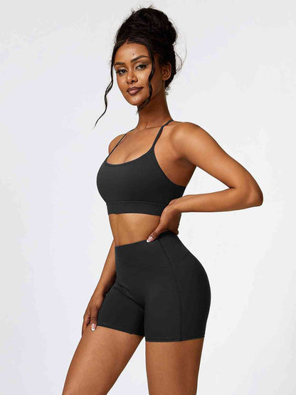 Ensemble soutien-gorge de sport et short à large ceinture