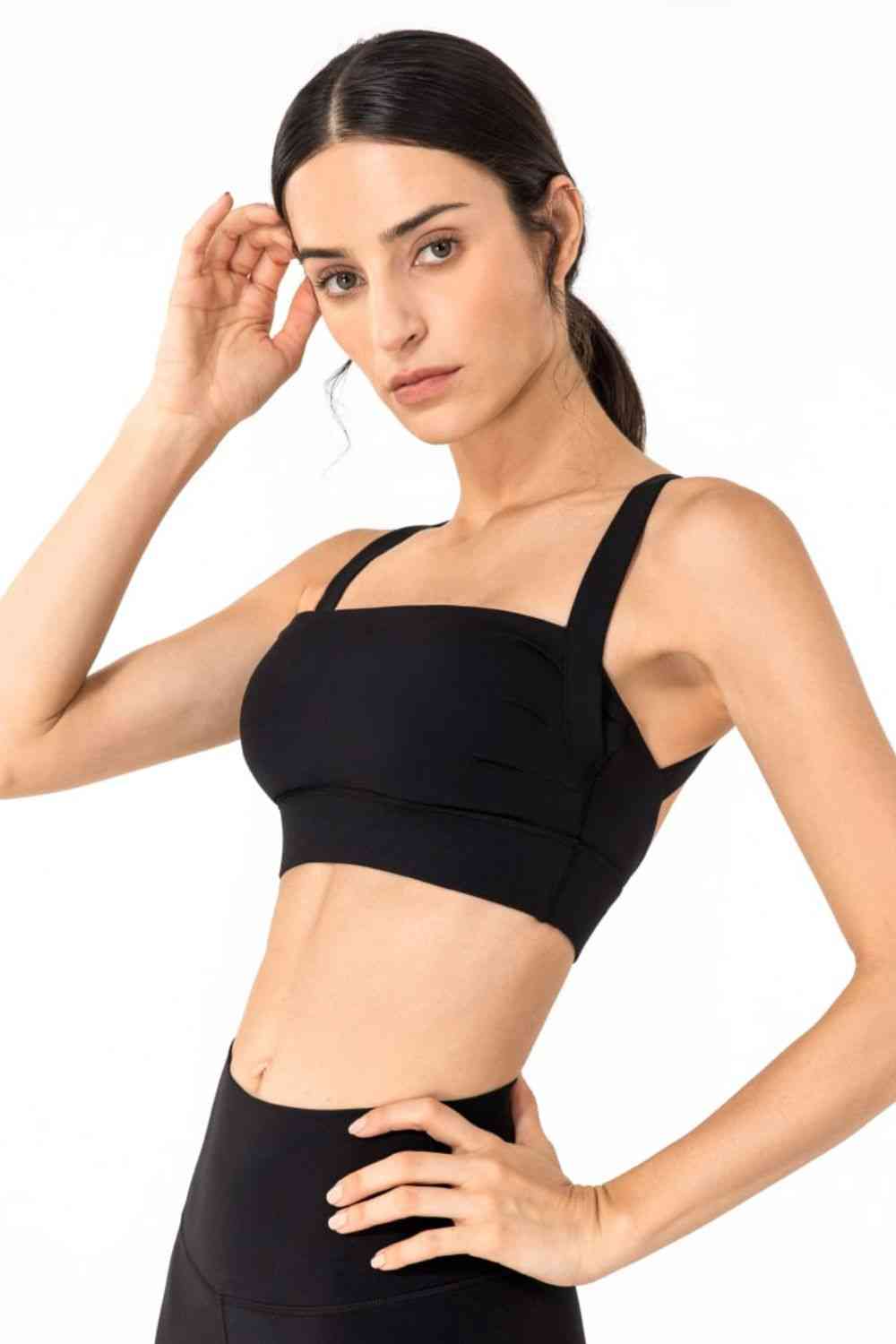 Soutien-gorge de sport à détails plissés et dos ouvert