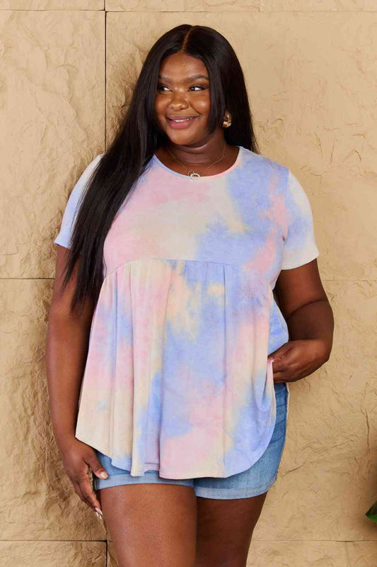 Heimish In The Mix - Haut babydoll à imprimé tie-dye pleine taille