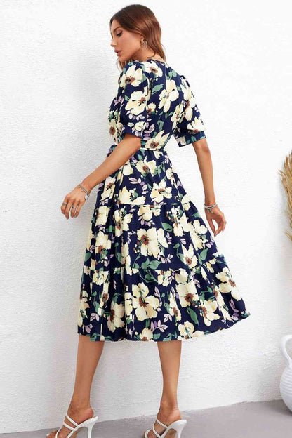 Robe midi fleurie à col et volants