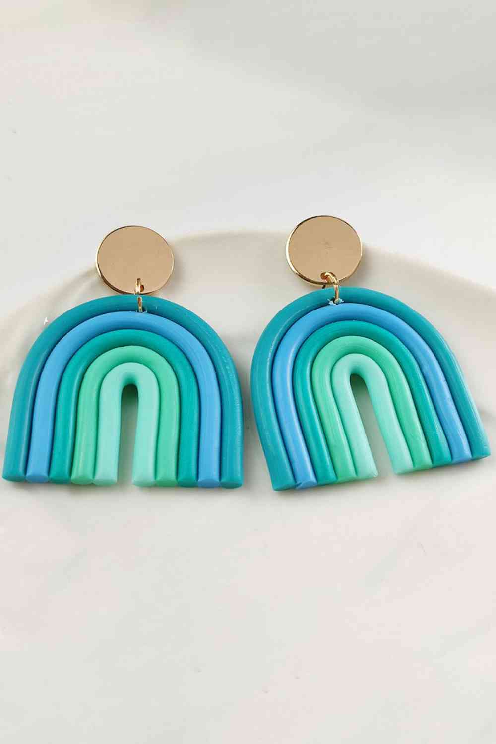 Boucles d'oreilles pendantes en forme d'arc-en-ciel