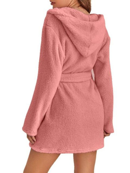 Robe à capuche avec lien à la taille