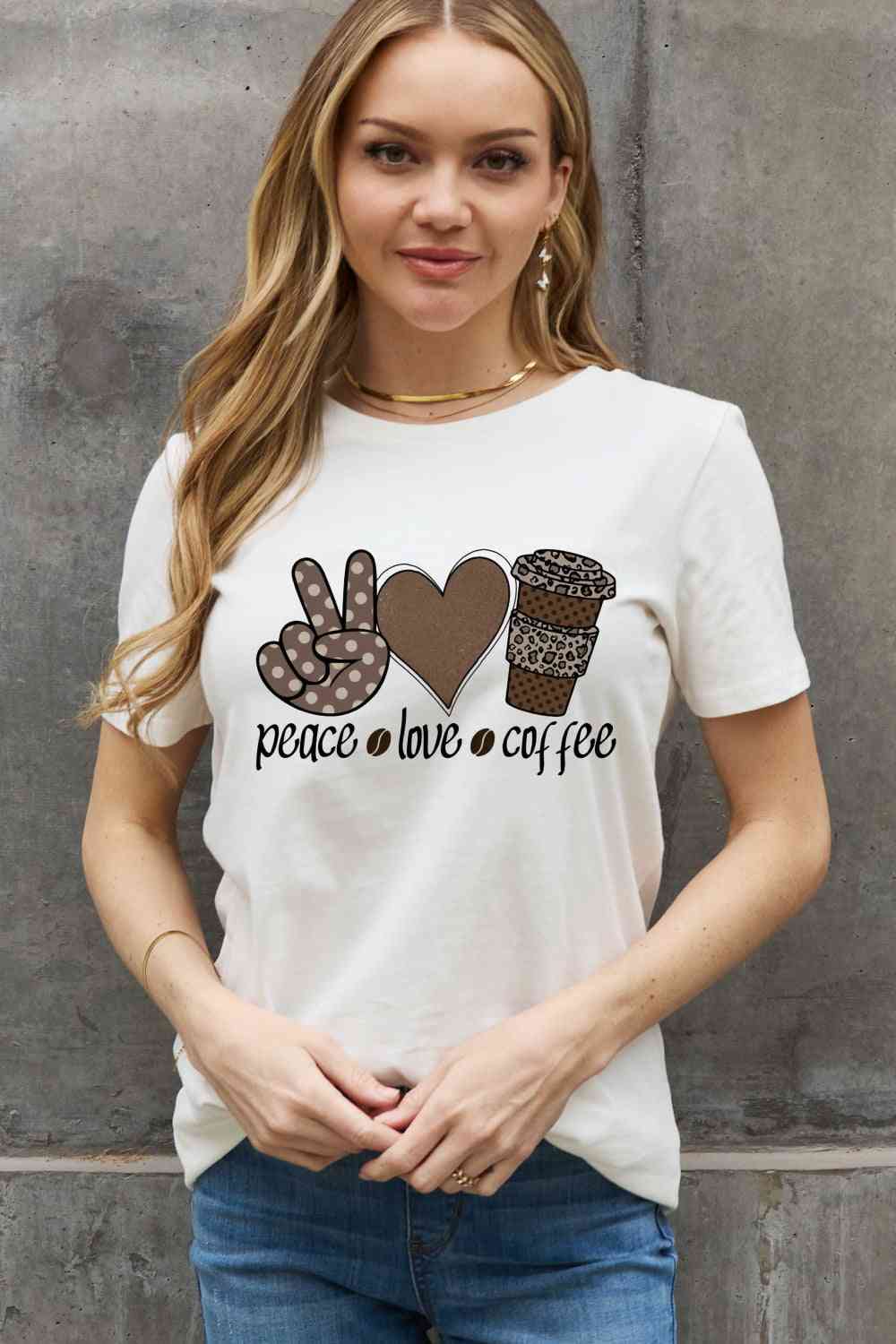 Camiseta de algodón con gráfico PEACE LOVE COFFEE de tamaño completo de Simply Love