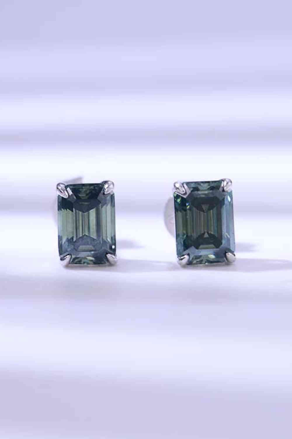 Boucles d'oreilles à tige en moissanite 2 carats en vert