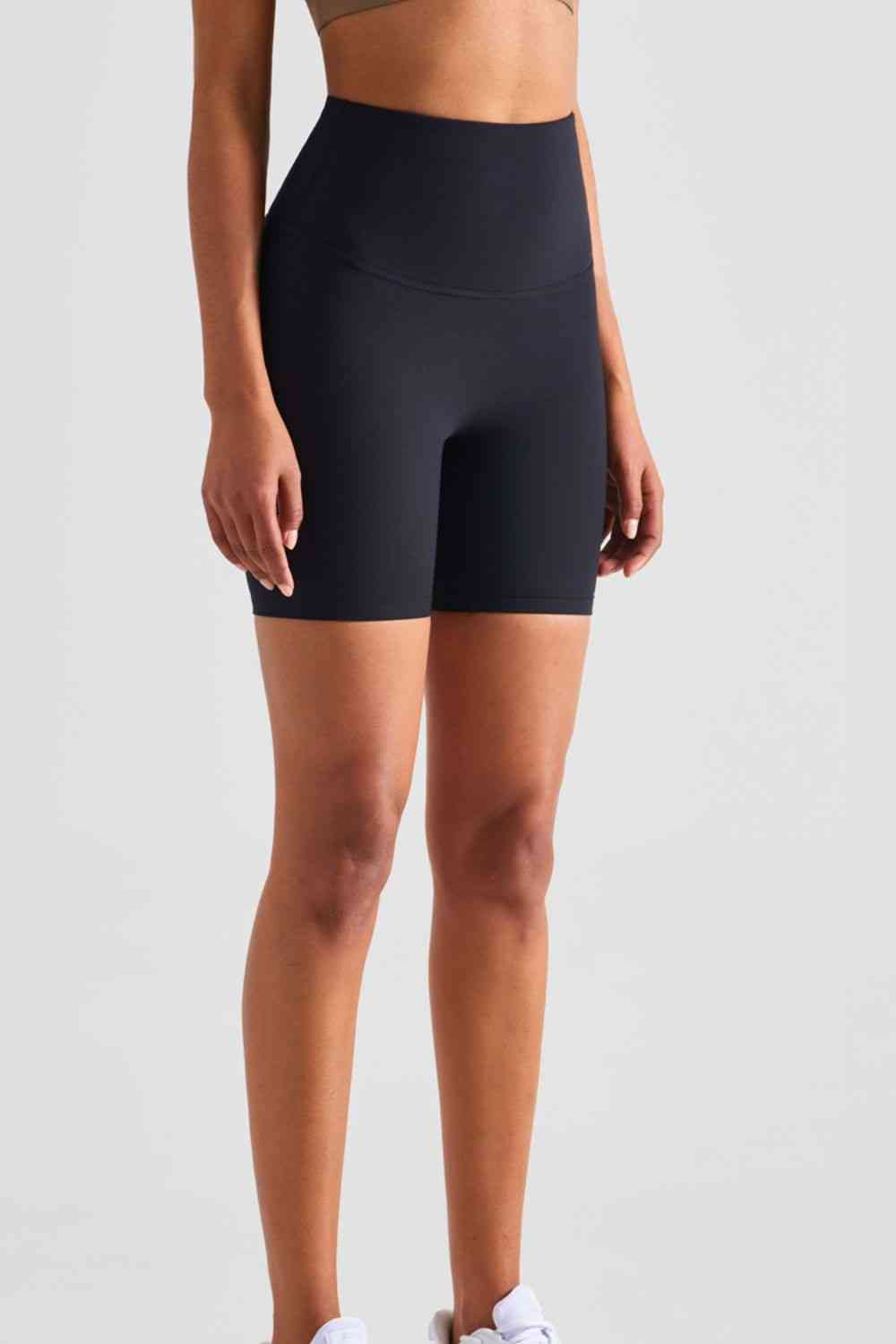 Shorts deportivos con cintura ancha