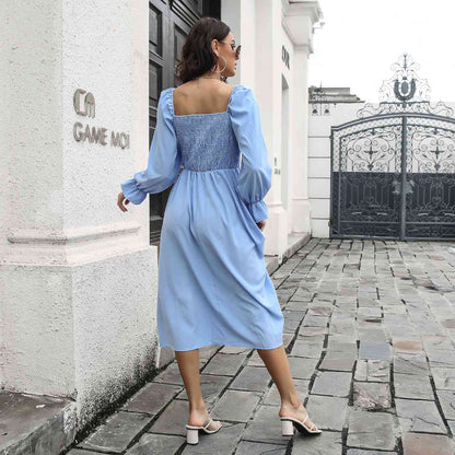 Robe midi smockée à encolure carrée 