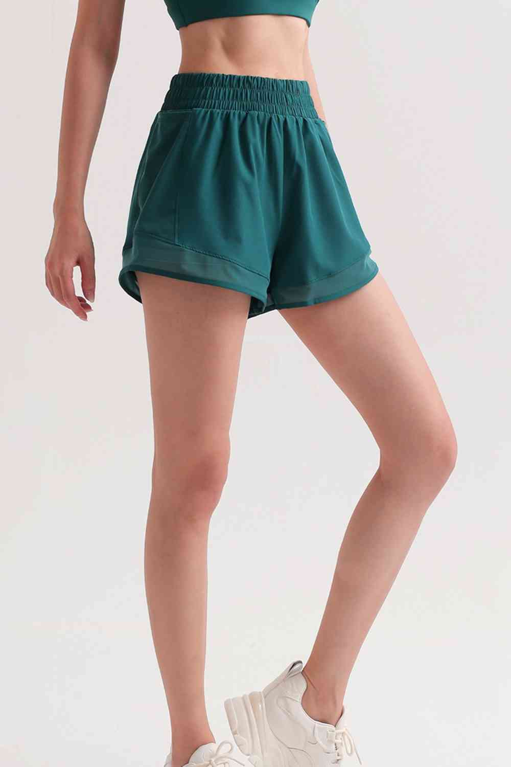 Shorts deportivos con cintura fruncida