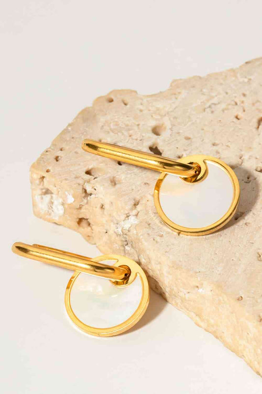 Boucles d'oreilles pendantes en nacre blanche cuivrée