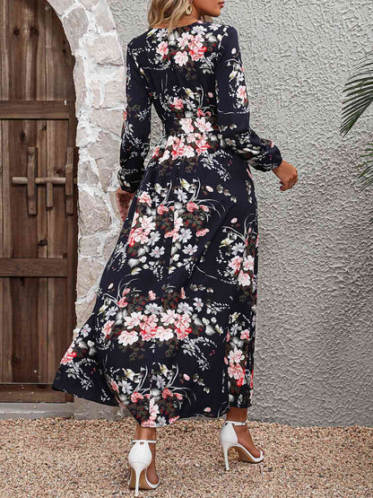 Vestido floral de manga larga con cuello sobrepelliz