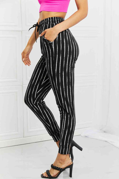 Leggings Depot Stay en joggers de tamaño completo