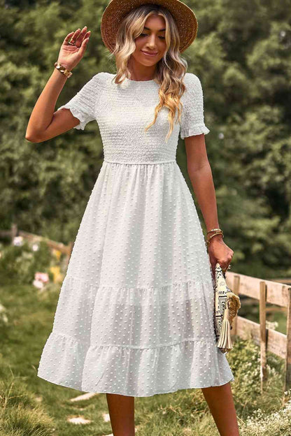 Robe midi smockée à manches courtes et col rond Swiss Dot