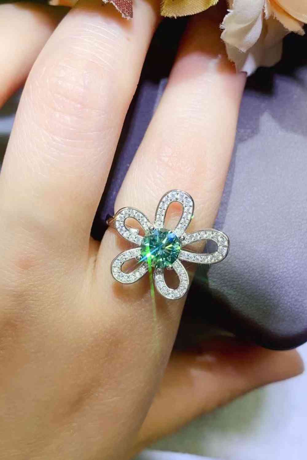 Bague ouverte en forme de fleur de moissanite de 1 carat