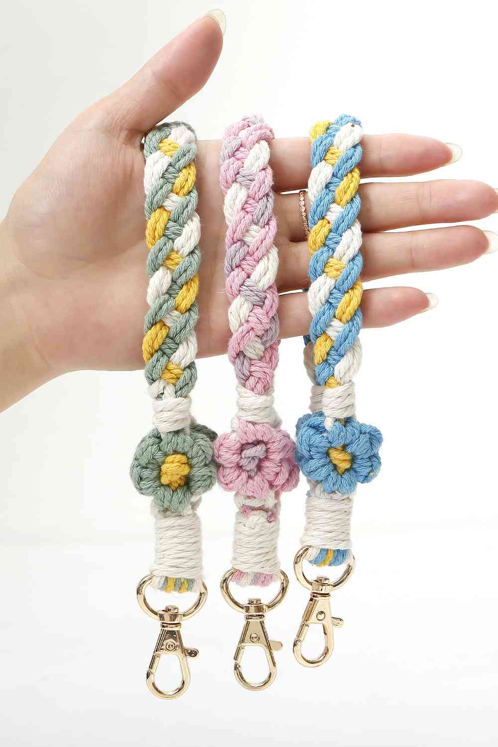 Llavero de pulsera trenzado floral