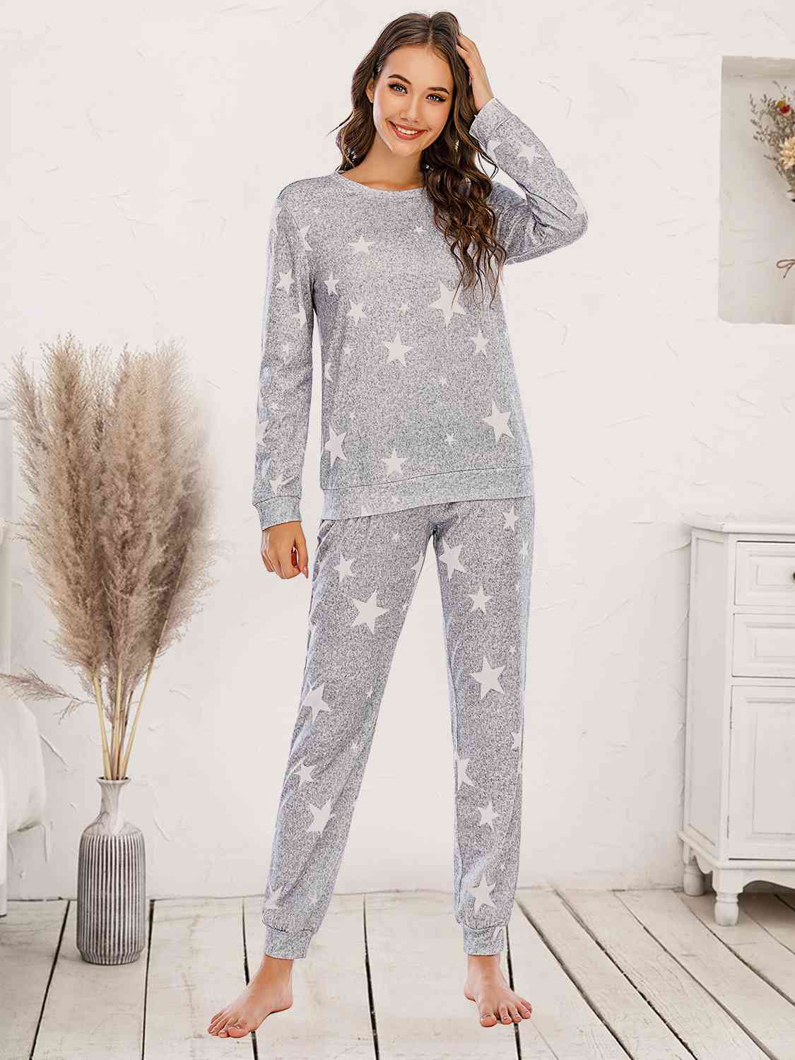 Conjunto lounge de pantalón y top con estrellas