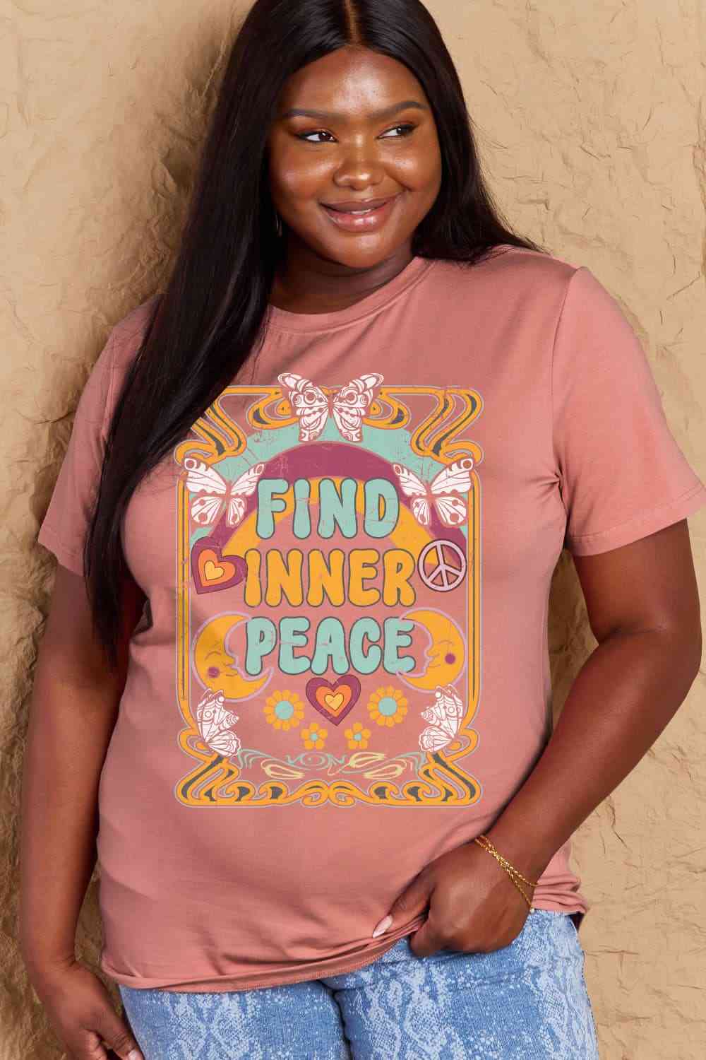 Camiseta de algodón con gráfico FIND INNER PEACE de talla grande de Simply Love