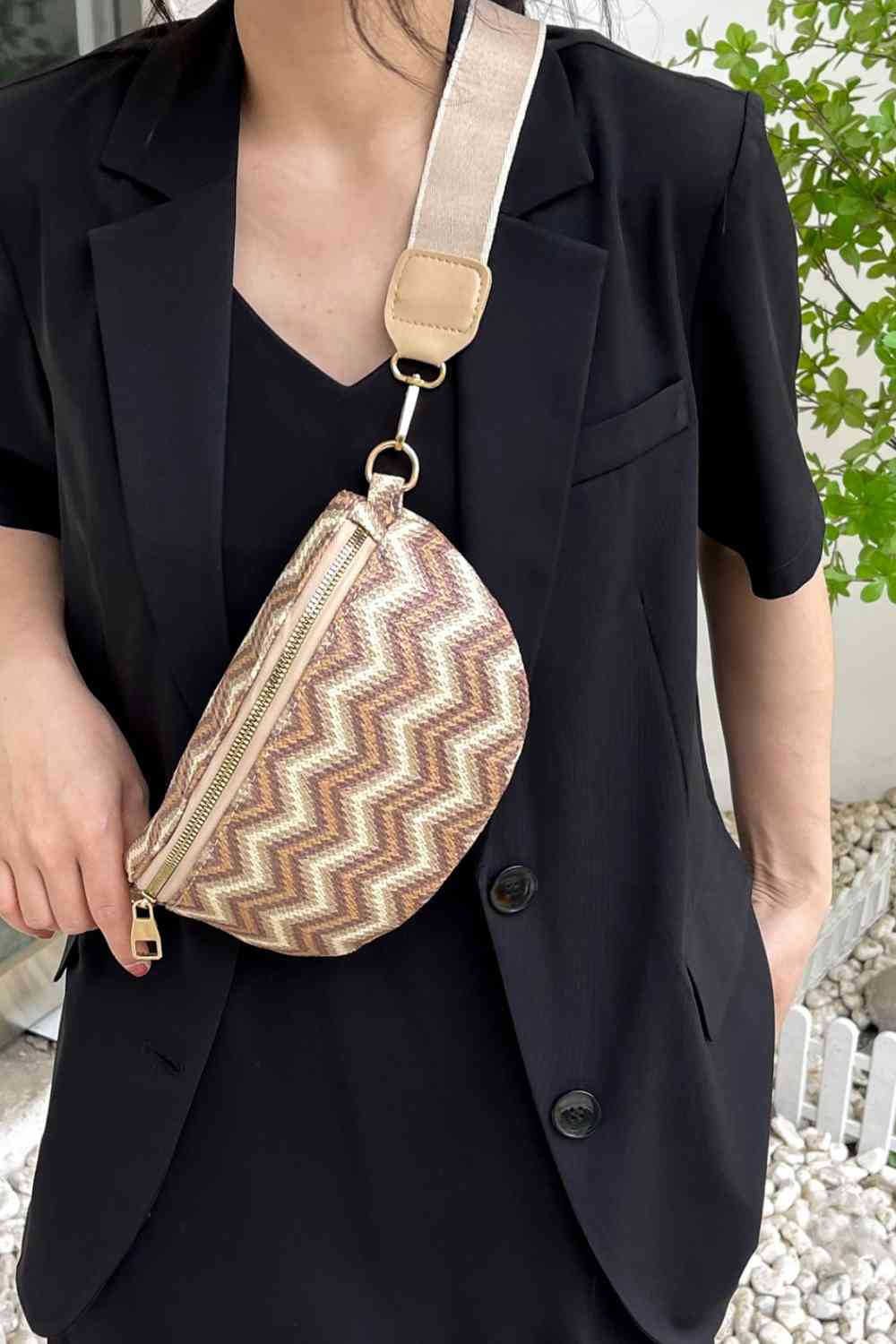 Sac à bandoulière en paille à chevrons adoré