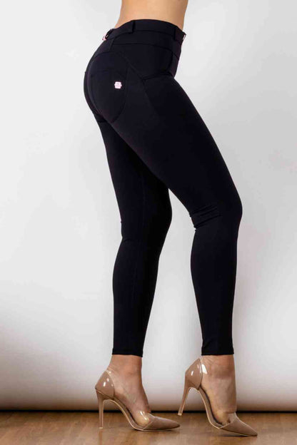 Legging boutonné avec détails contrastés pleine taille