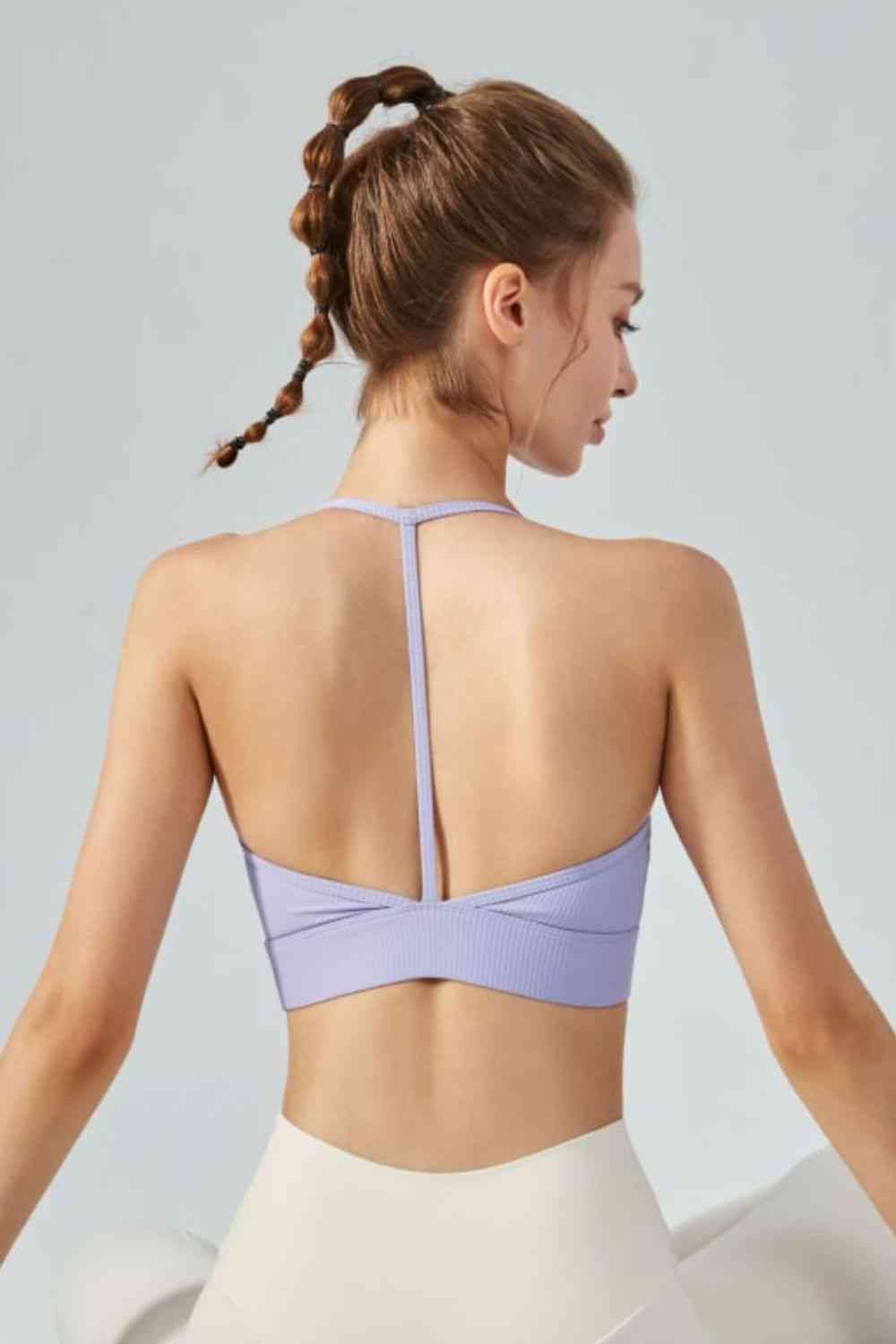 Camisole de sport courte côtelée à col licou et dos ouvert