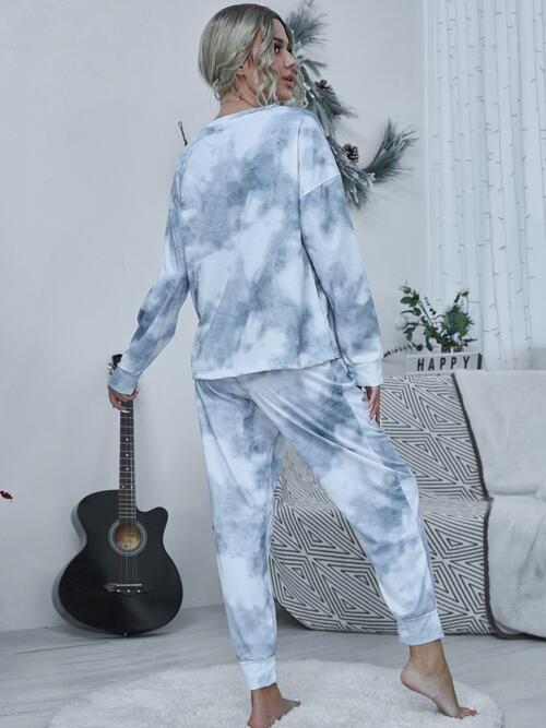 Ensemble de salon avec haut à col rond et pantalon à cordon de serrage tie-dye