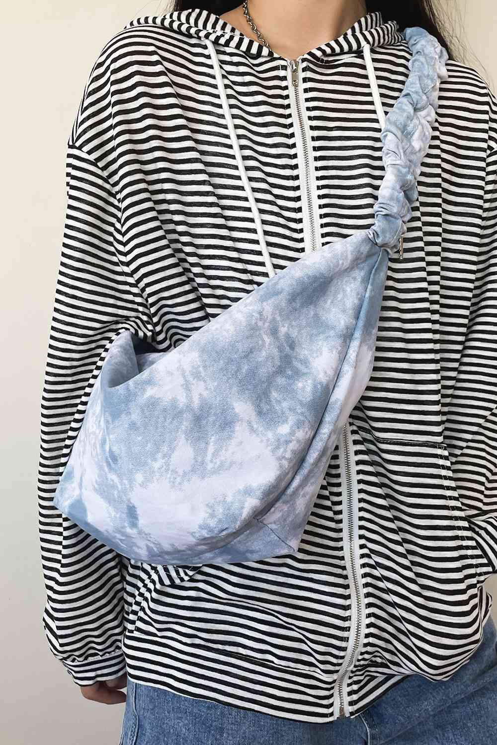 Bolso bandolera de lona con efecto tie-dye