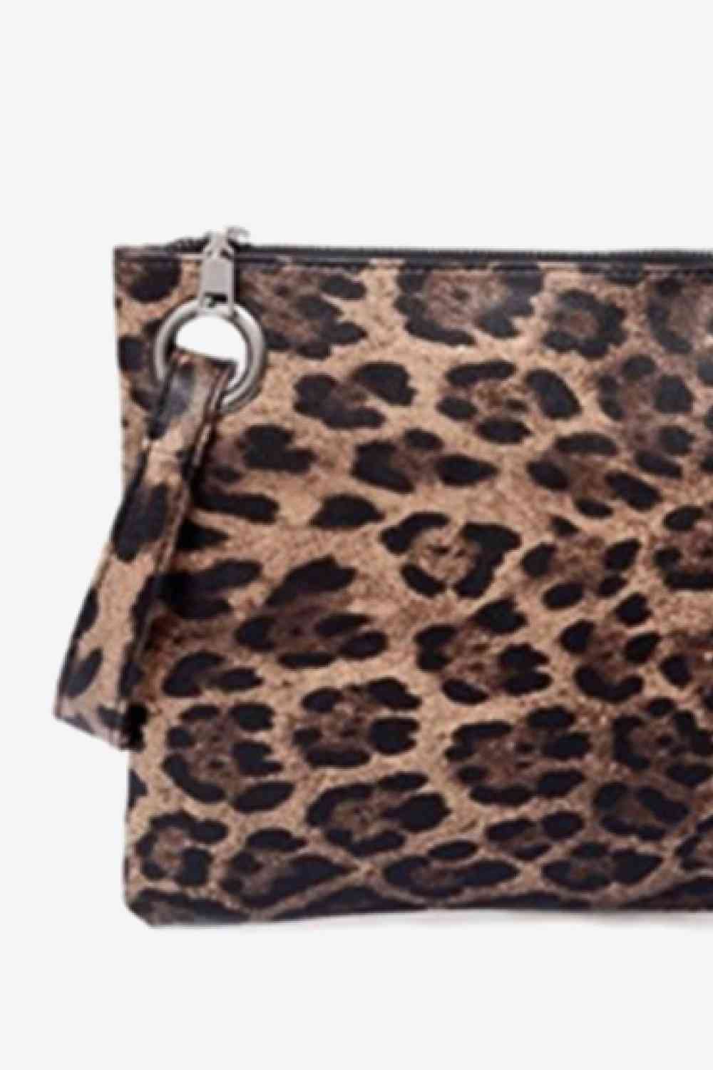 Clutch de piel sintética con estampado de leopardo