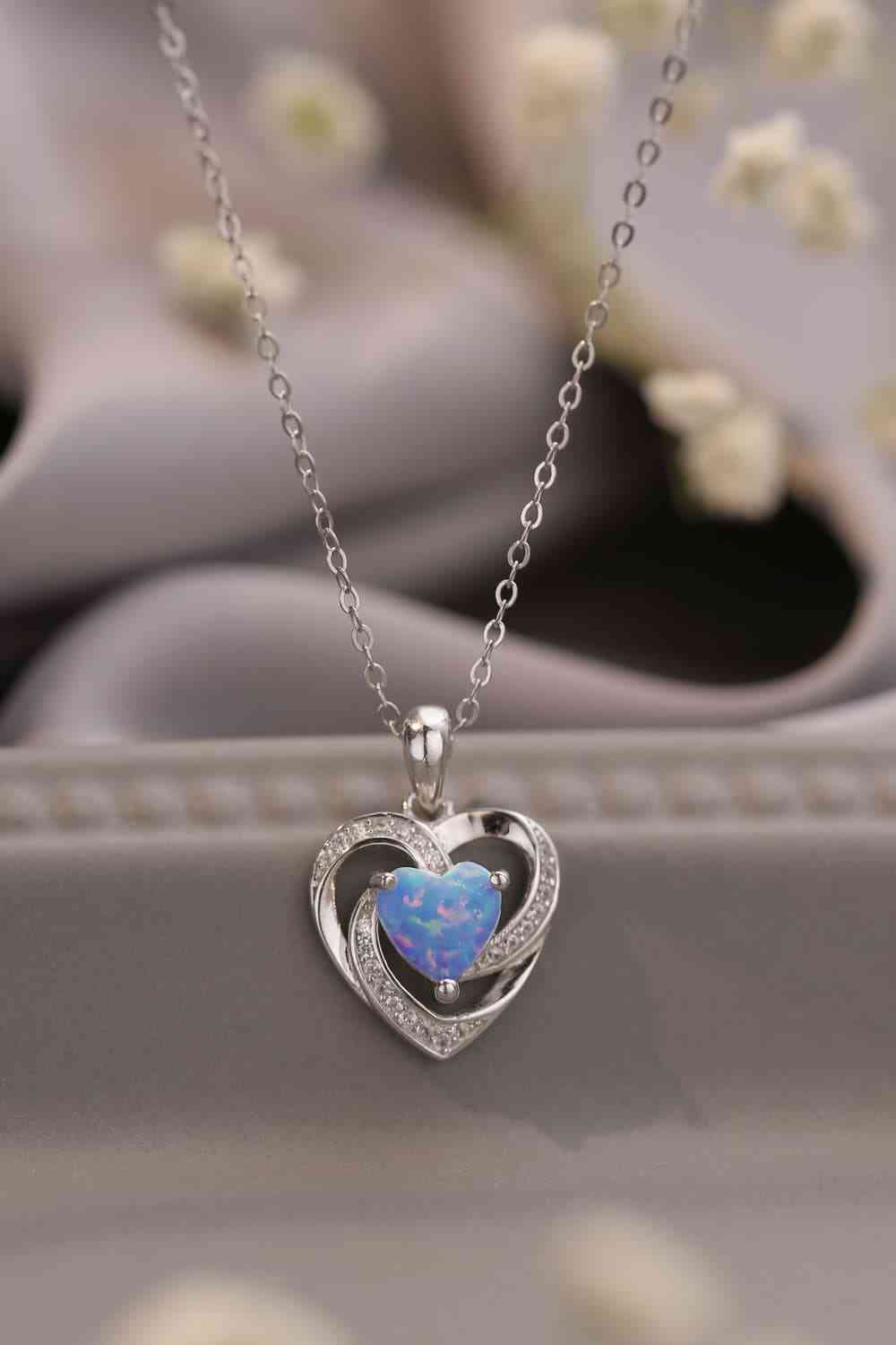 Collier pendentif coeur opale