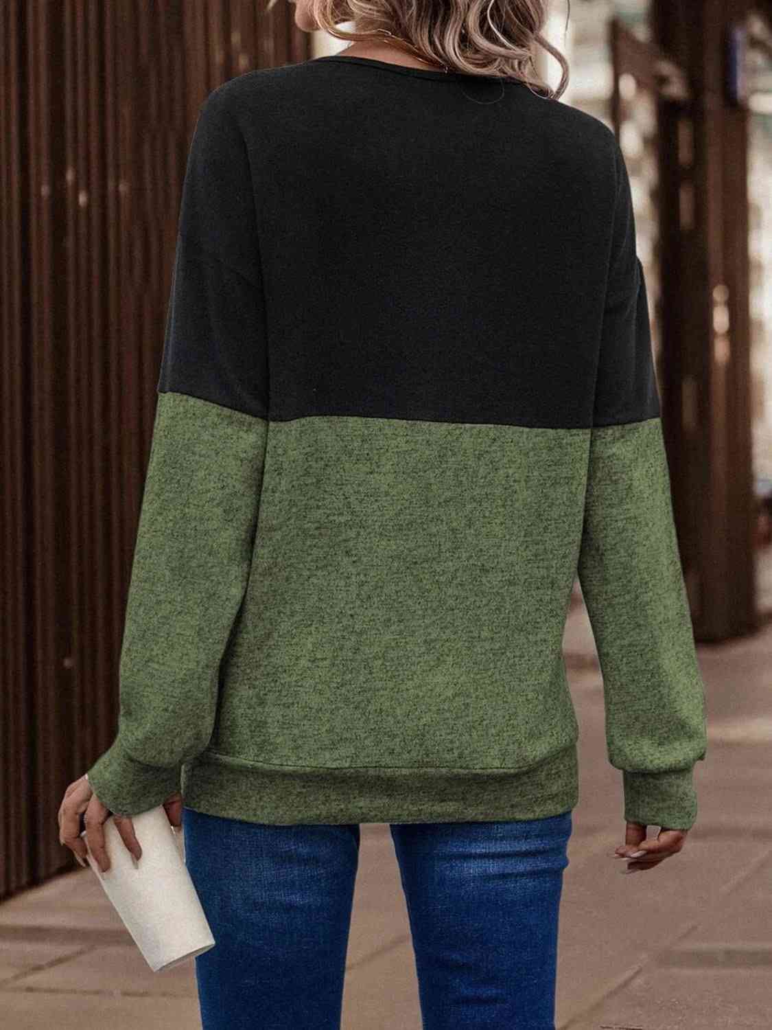 Sudadera bicolor con detalle cruzado