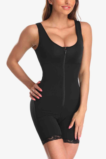 Shapewear zippé pleine taille avec détails en dentelle