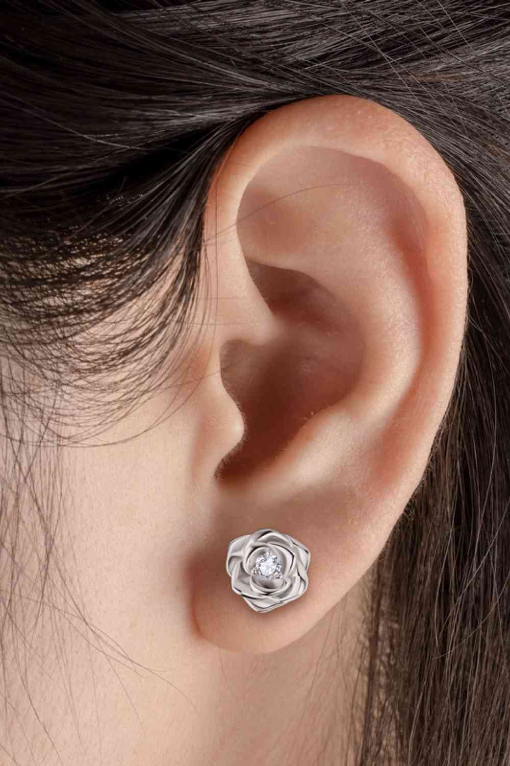 Boucles d'oreilles en argent sterling 925 avec fleur de moissanite adorée