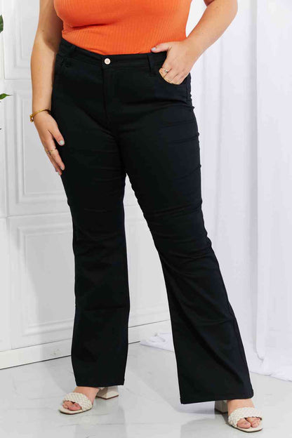 Jean bootcut taille haute Zenana Clementine pleine taille en noir