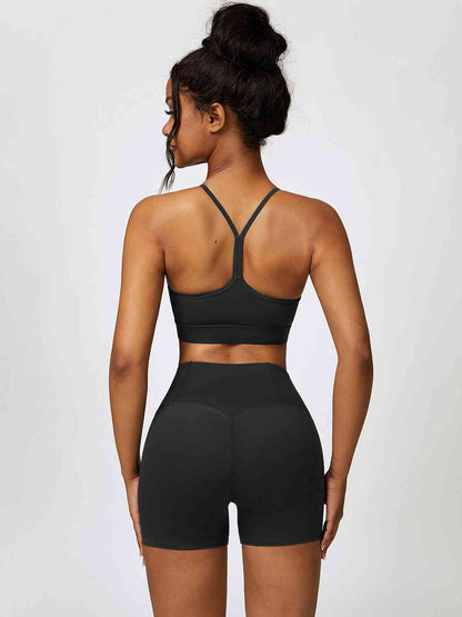 Ensemble soutien-gorge de sport et short à large ceinture