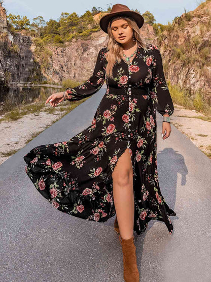 Vestido con abertura delantera y cuello en V de talla grande