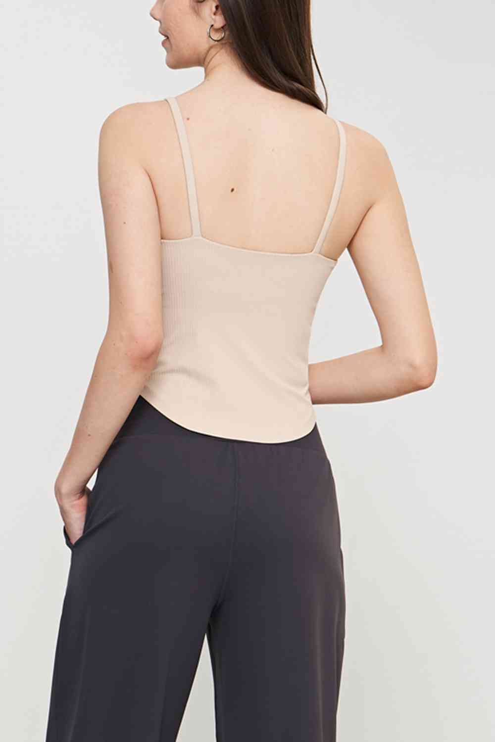 Camisole de sport à ourlet incurvé