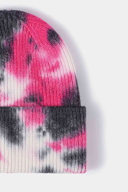 Gorro de punto acanalado con puños teñidos anudados