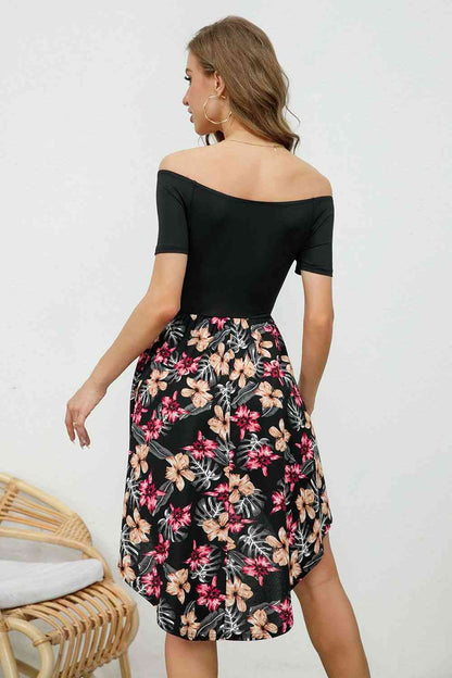 Robe à manches courtes et imprimé floral à épaules dénudées