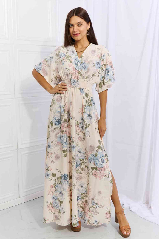 Robe longue florale fine et élégante OneTheLand