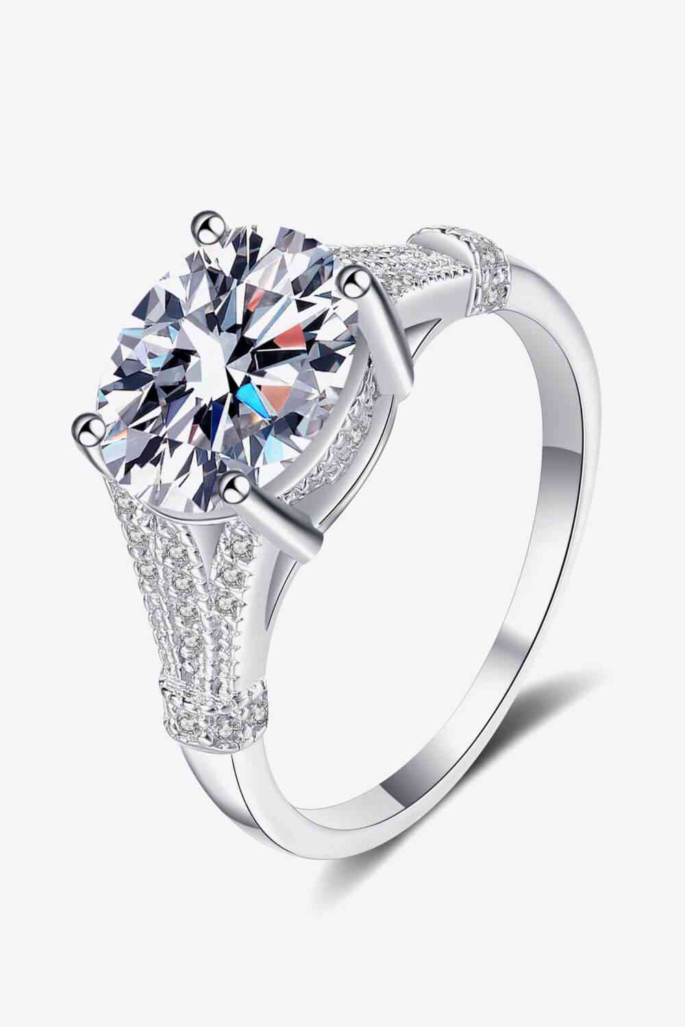 Bague moissanite imprévisible de 3 carats