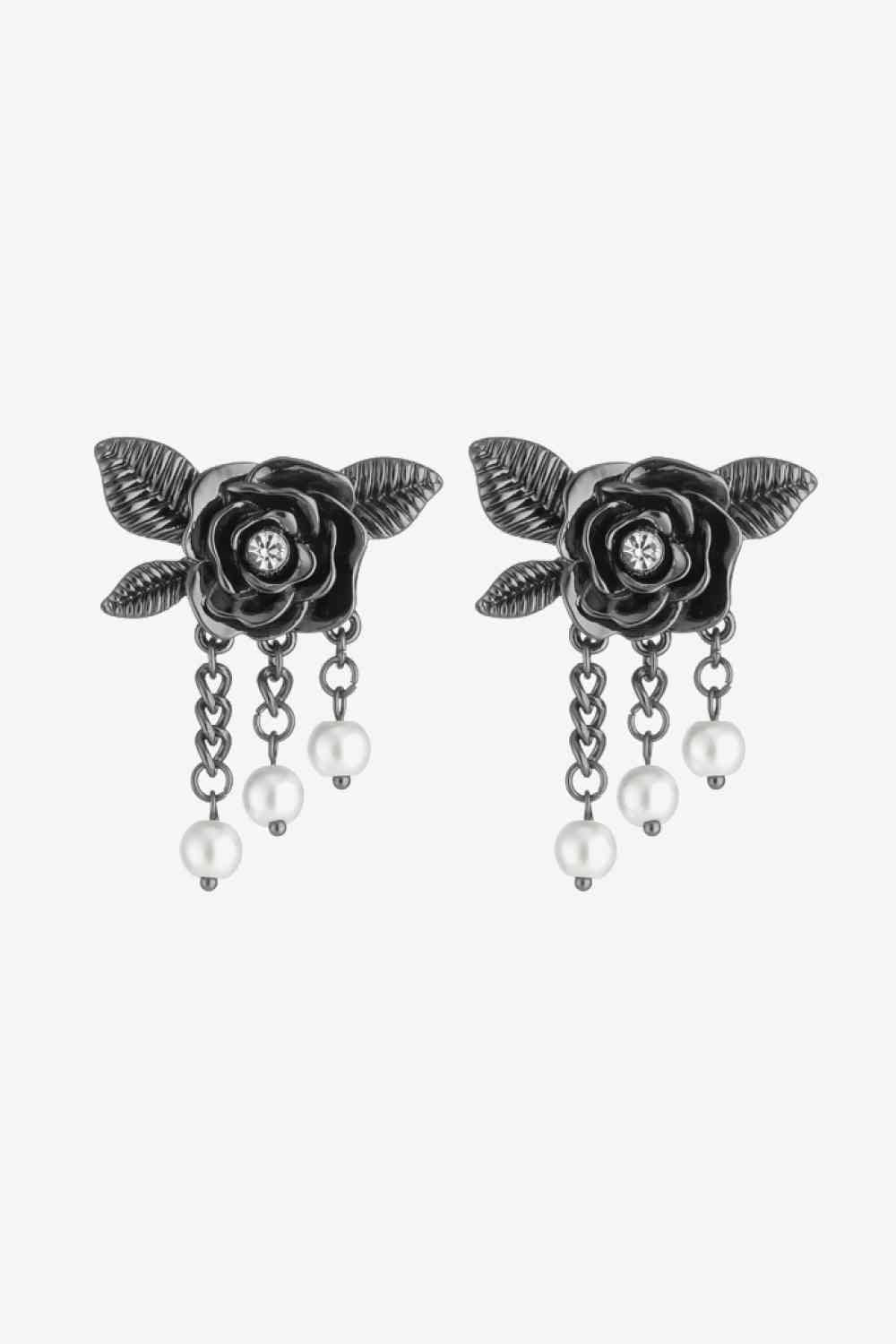 Boucles d'oreilles en perles avec détail chaîne florale