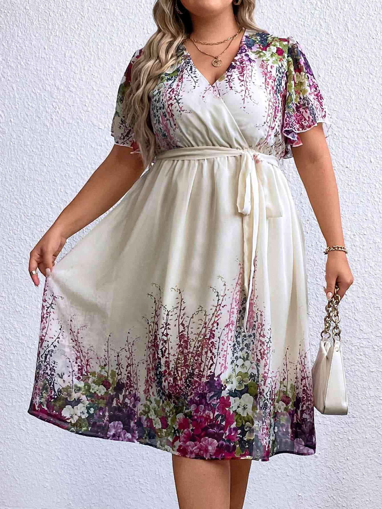 Robe Florale à Col Surplis et à Taille Nouée de Grande Taille