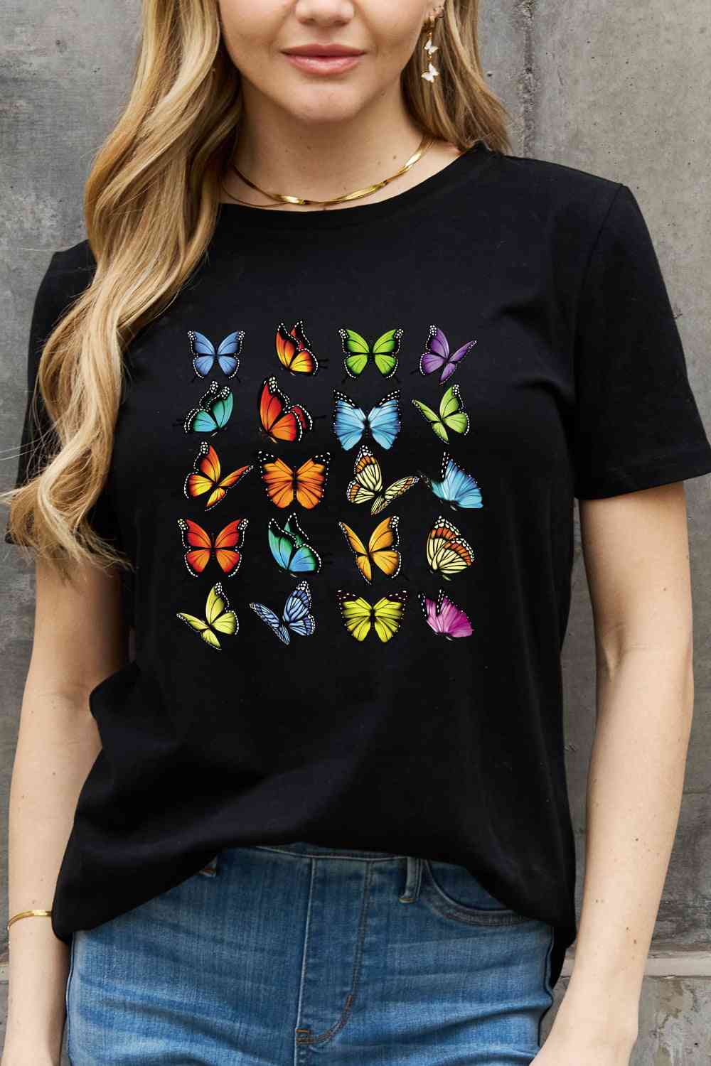 Camiseta de algodón con estampado de mariposas de tamaño completo de Simply Love