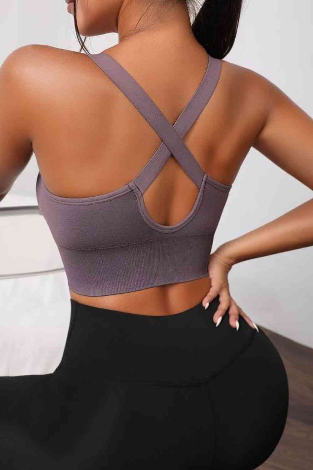 Soutien-gorge actif long à encolure dégagée