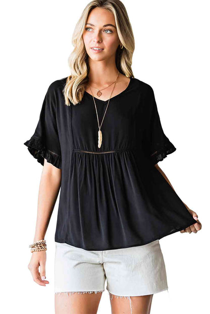 Blusa babydoll con cuello en V y mangas con volantes