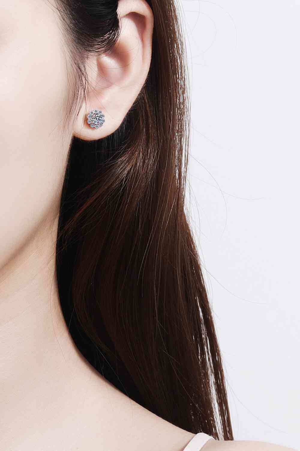 Boucles d'oreilles à tige en forme de fleur moissanite