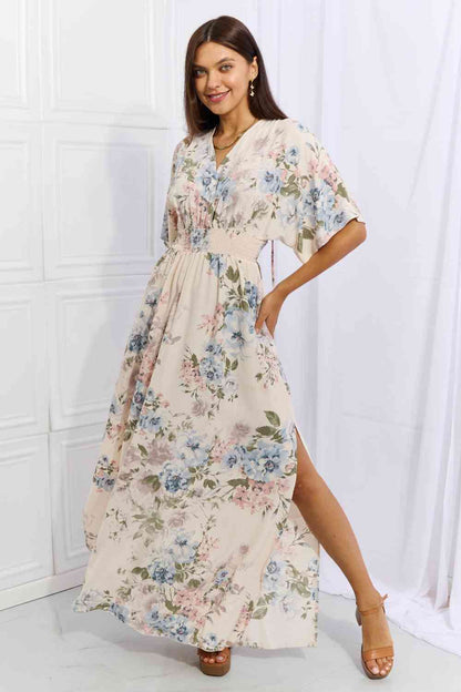 Robe longue florale fine et élégante OneTheLand