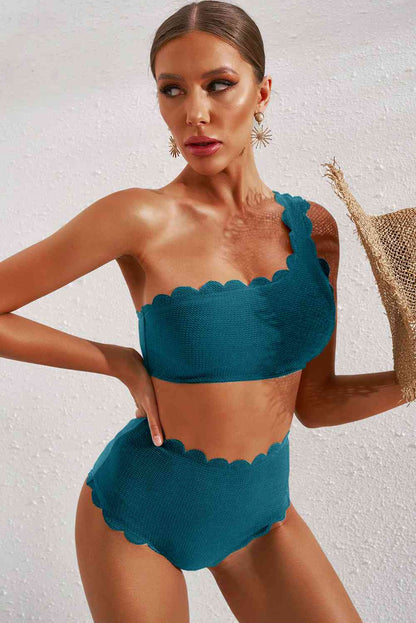 Ensemble de bikini asymétrique à bordure festonnée