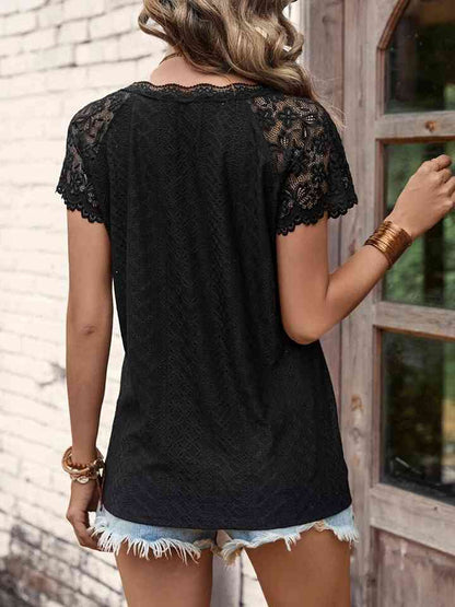 Blusa de manga corta con cuello en V